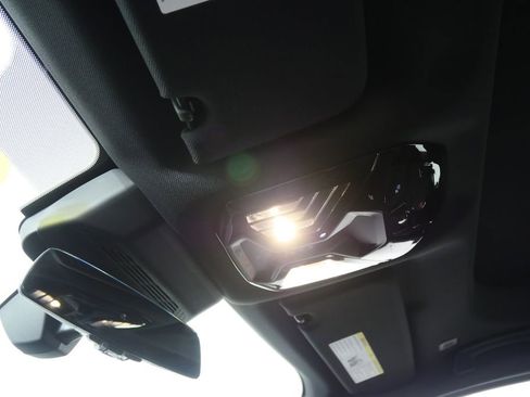 Used 2026 BMW 740i image 21