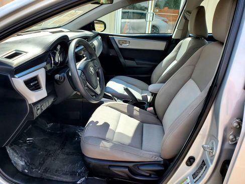 Used 2016 Toyota Corolla LE FWD image 3