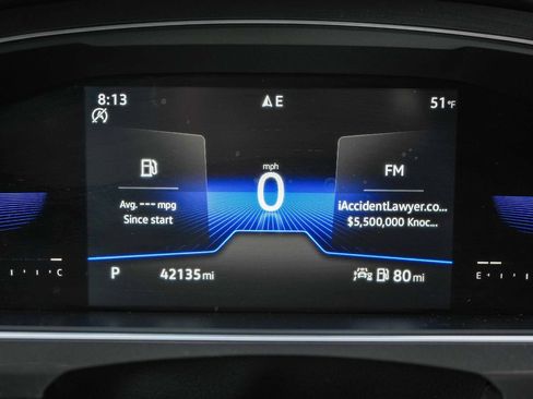 Used 2022 Volkswagen Tiguan SE w/ Panoramic Sunroof Package image 24