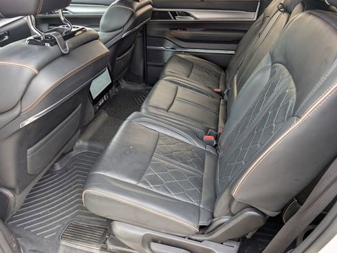 Used 2023 Jeep Grand Wagoneer L Series III image 29