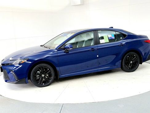 New 2026 Toyota Camry SE AWD/4WD image 3