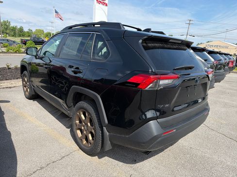 Used 2023 Toyota RAV4 AWD Hybrid image 5