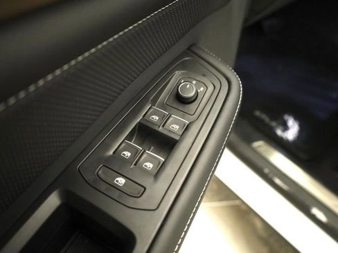 New 2026 Volkswagen Atlas SE image 10