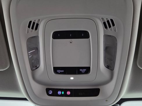 Used 2025 Buick Envision Preferred image 27