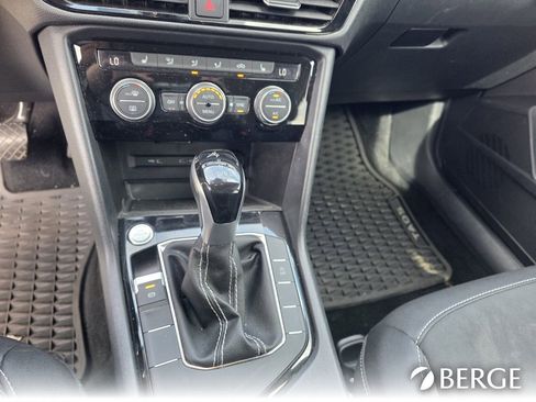 Used 2024 Volkswagen Taos SE FWD image 20