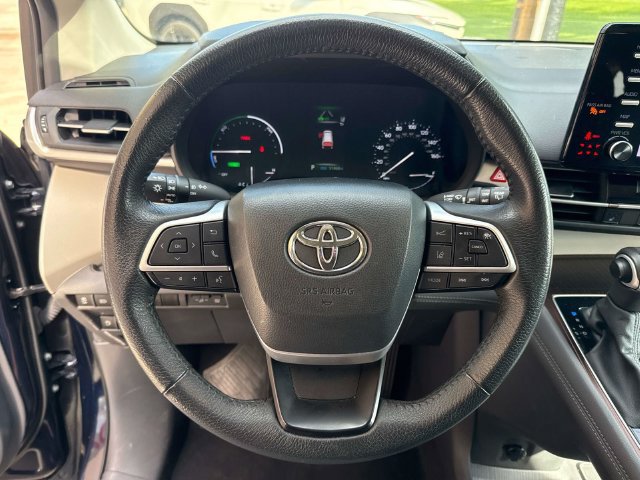 Used 2024 Toyota Sienna XLE FWD image 26