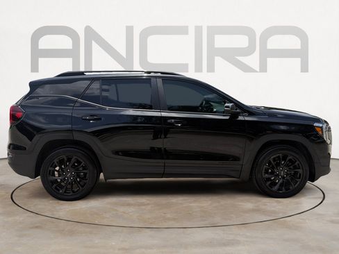 Used 2023 GMC Terrain SLE w/ Driver Convenience Package FWD image 12