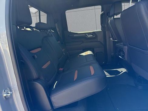 Used 2025 GMC Sierra 1500 AT4 w/ AT4 Preferred Package AWD/4WD image 18