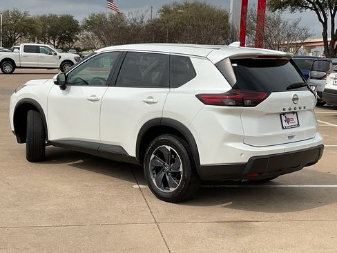 Used 2025 Nissan Rogue SV image 7