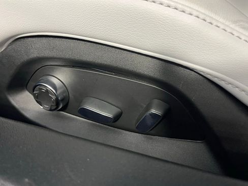 Used 2022 Chevrolet Corvette Stingray w/ Z51 Performance Package image 27