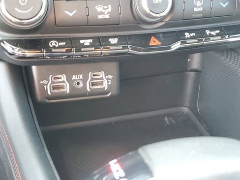 Used 2025 Dodge Durango GT AWD/4WD image 23