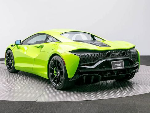 New 2026 McLaren Artura image 4