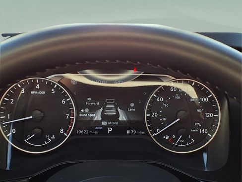 Used 2025 Nissan Pathfinder SV image 19