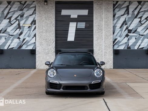 Used 2015 Porsche 911 Turbo S image 3