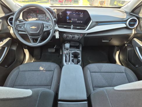 Certified 2024 Chevrolet Trax LS w/ LS Convenience Package FWD image 20