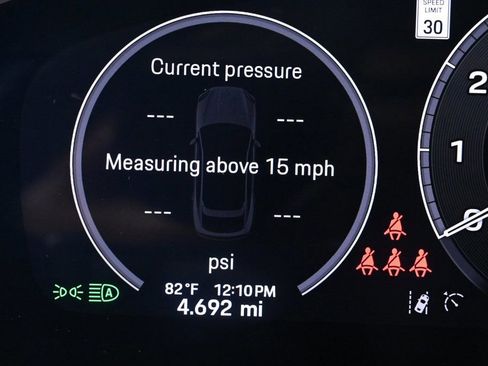 Used 2026 Porsche Cayenne E-Hybrid Coupe image 14