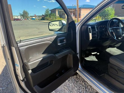 Used 2019 Chevrolet Silverado 1500 LT AWD/4WD image 14