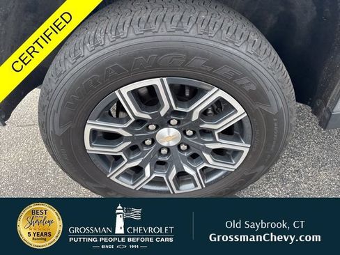 Used 2023 Chevrolet Colorado LT w/ LT Convenience Package III AWD/4WD image 31