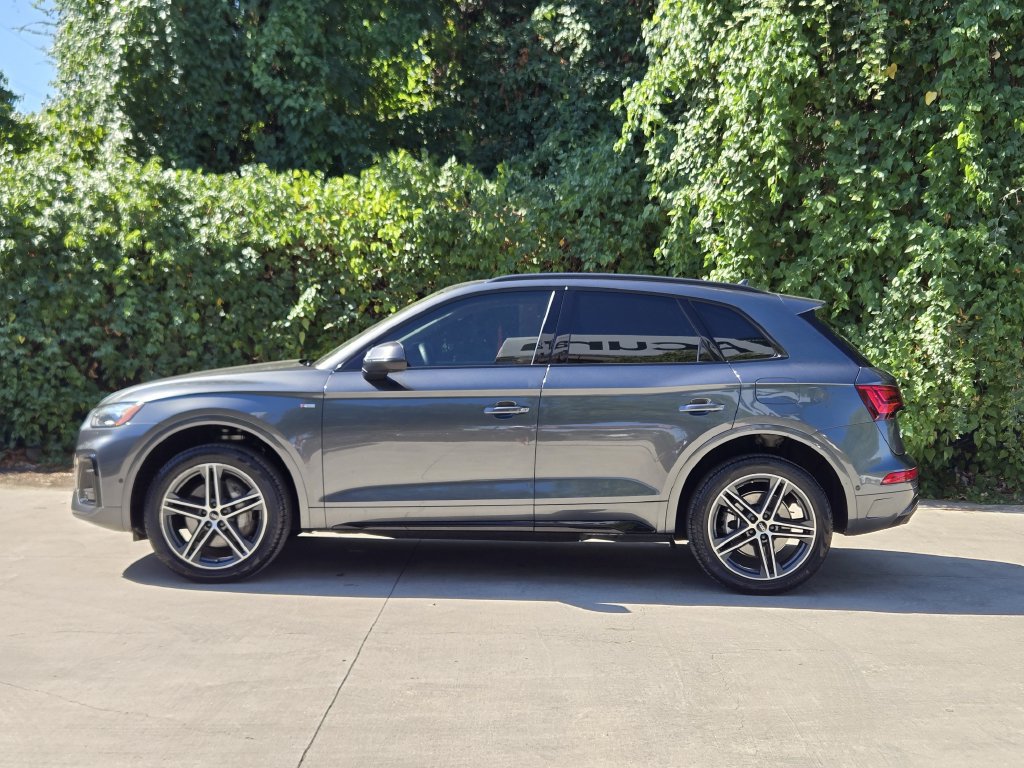 Used 2023 Audi Q5 e Prestige AWD/4WD image 7