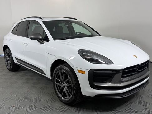 Certified 2026 Porsche Macan Turbo AWD/4WD image 9