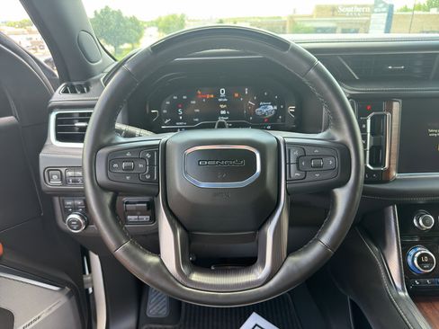 Used 2024 GMC Yukon XL Denali Ultimate AWD/4WD image 6