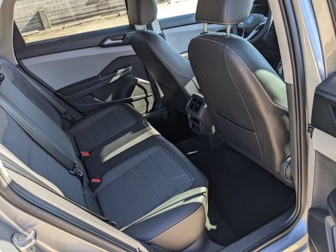 Certified 2023 Volkswagen Taos SE AWD/4WD image 24