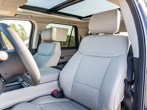 New 2026 Ford Expedition Active image 16