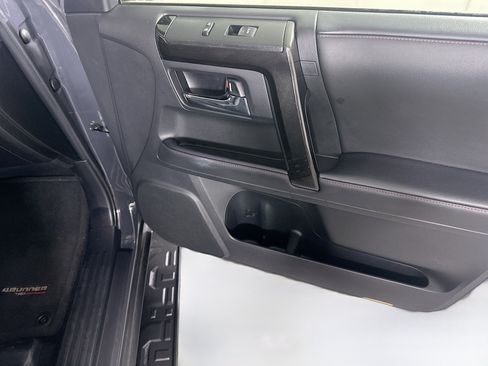 Used 2024 Toyota 4Runner TRD Off-Road Premium image 31