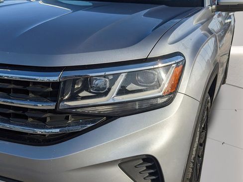 Certified 2022 Volkswagen Atlas Cross Sport SE w/ Panoramic Sunroof Package FWD image 8