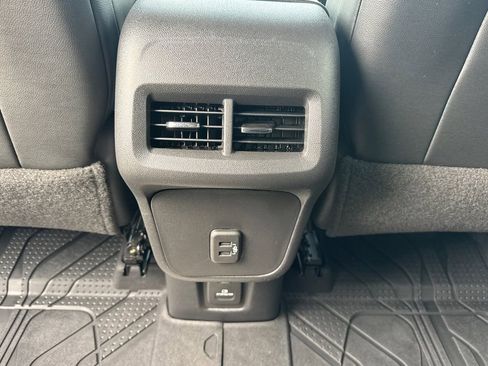 Used 2020 Chevrolet Equinox Premier w/ LPO, Floor Liner Package FWD image 26