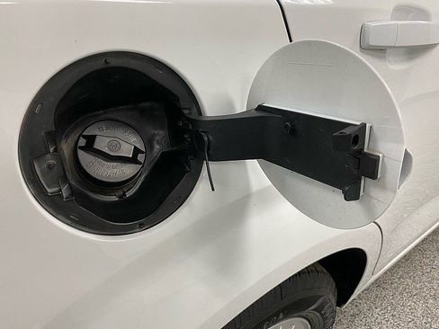 Used 2013 Chevrolet Sonic LT image 14