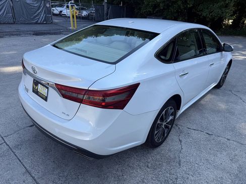 Used 2016 Toyota Avalon XLE FWD image 3