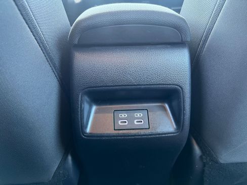 Used 2025 Toyota Corolla LE image 24