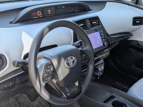 Used 2020 Toyota Prius LE image 9