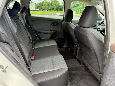 Used 2022 Nissan Rogue S AWD/4WD image 27