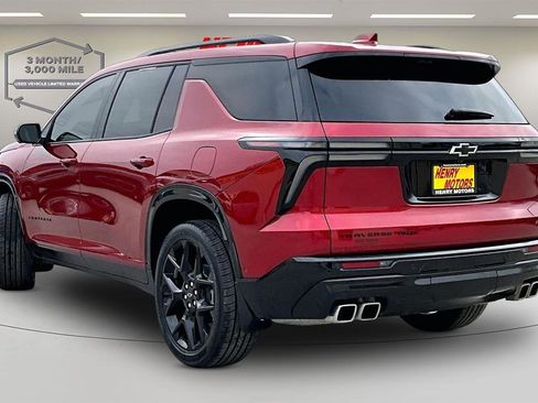 Used 2024 Chevrolet Traverse RS image 4