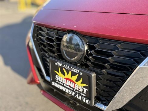 Used 2023 Nissan Sentra SV w/ SV Premium Package FWD image 9