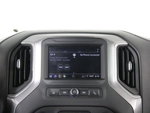 Used 2024 Chevrolet Silverado 2500 Custom w/ Custom Convenience Package AWD/4WD image 8
