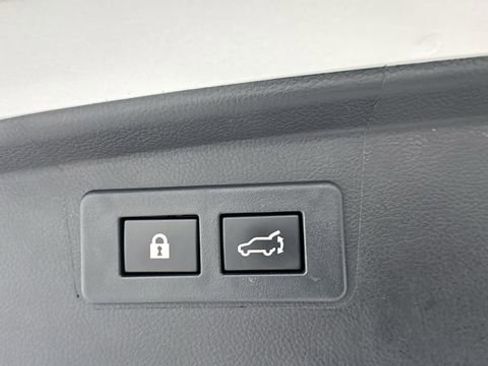 Used 2022 Subaru Outback Premium image 16