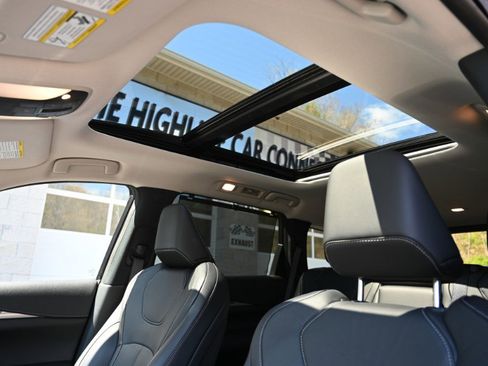 Used 2023 INFINITI QX60 Luxe AWD/4WD image 3