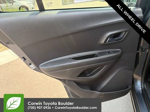 Used 2016 Chevrolet Trax LT w/ LT Sun and Sound Package AWD/4WD image 19