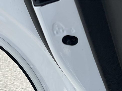 Used 2023 GMC Terrain SLE w/ Driver Convenience Package image 14