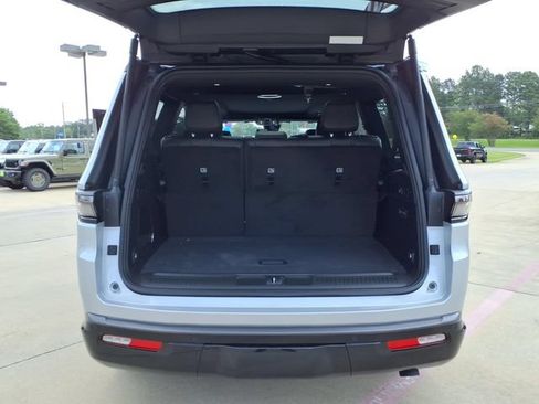 New 2026 Jeep Grand Wagoneer 4WD image 19