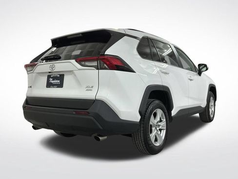 Used 2019 Toyota RAV4 XLE w/ Carpet Mat Package AWD/4WD image 3