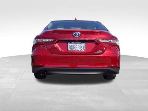 Certified 2018 Toyota Camry XLE w/ Audio Package image 4