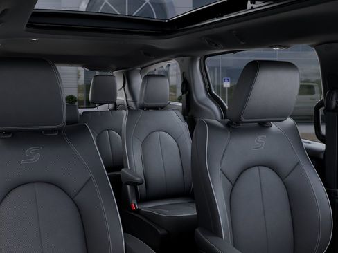 New 2026 Chrysler Pacifica Limited w/ S Appearance Package AWD/4WD image 26