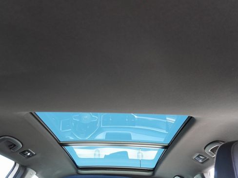 Used 2023 Volkswagen Atlas Cross Sport SEL image 17