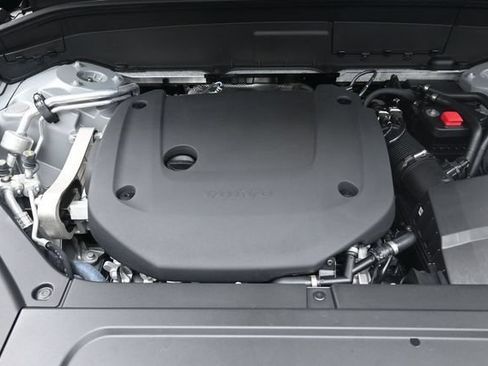 Certified 2026 Volvo XC90 B6 Plus w/ Protection Package Premier AWD/4WD image 32