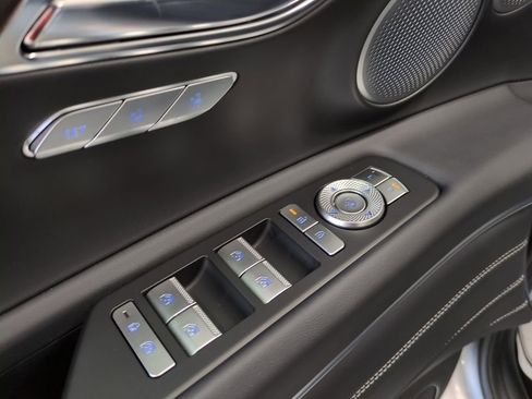 Used 2025 Genesis GV80 2.5T Advanced image 17