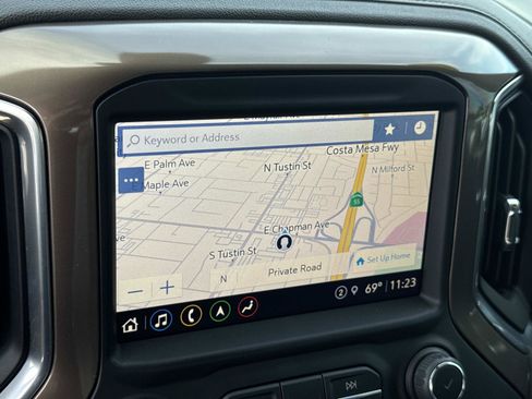 Used 2022 Chevrolet Silverado 2500 High Country w/ Technology Package image 13